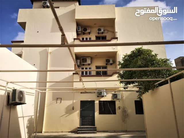 2000 m2 More than 6 bedrooms Townhouse for Rent in Tripoli Al-Sareem
