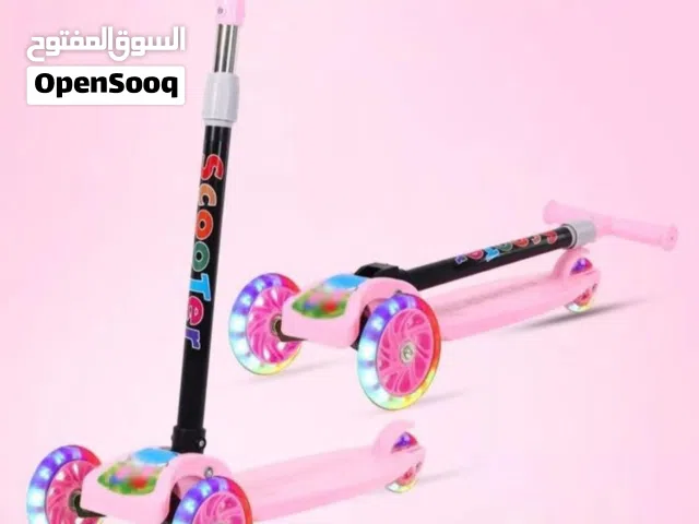 *سكوتر اطفال*  مصنوع من الستيل والبلاستك المقاوم للكسر  يحتوي على ثلاث ارتفاعات من 80 سم الى 1