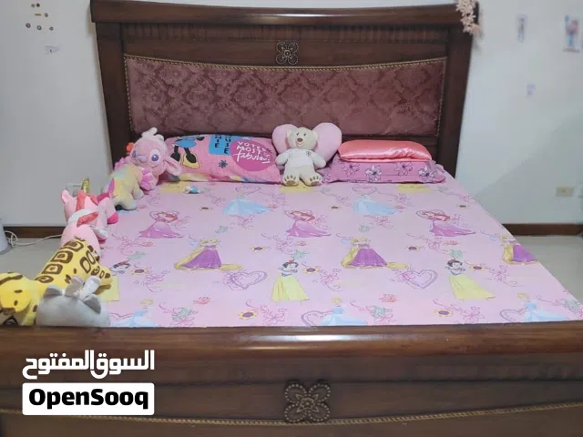 Full bedroom furniture set very good condition