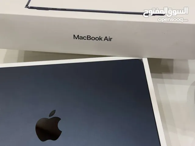 ماك بوك اير 2025 استعمال يوم