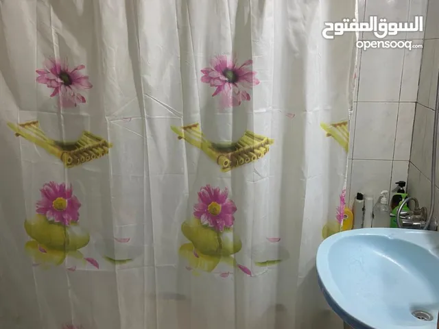 139 m2 5 Bedrooms Apartments for Sale in Zarqa Al Autostrad