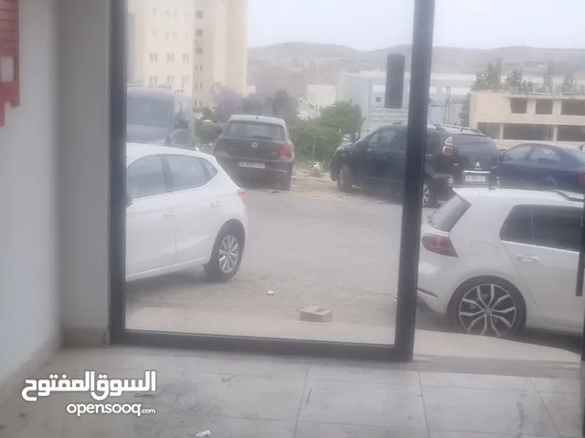 محل موقع مميز منطقه حيويه. للطلاب والطالبات مقابل الاكاديميه يصلح لكافة الانشطه
