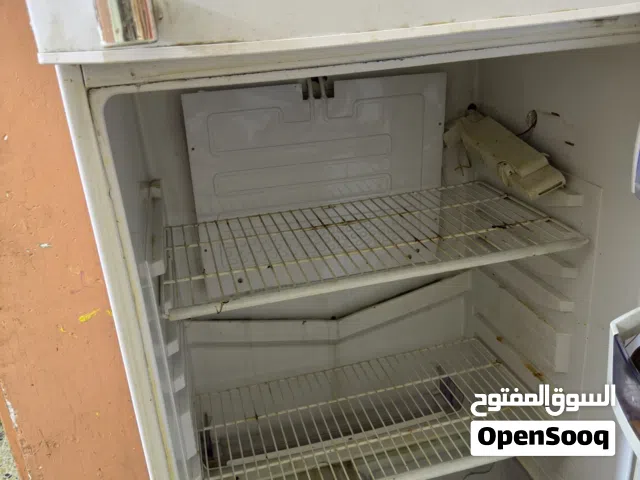 ثلاجة كبيرة
