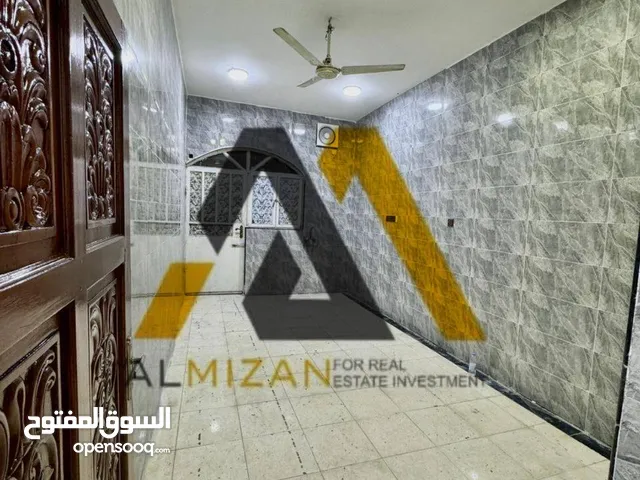 160 m2 4 Bedrooms Townhouse for Rent in Basra Jaza'ir