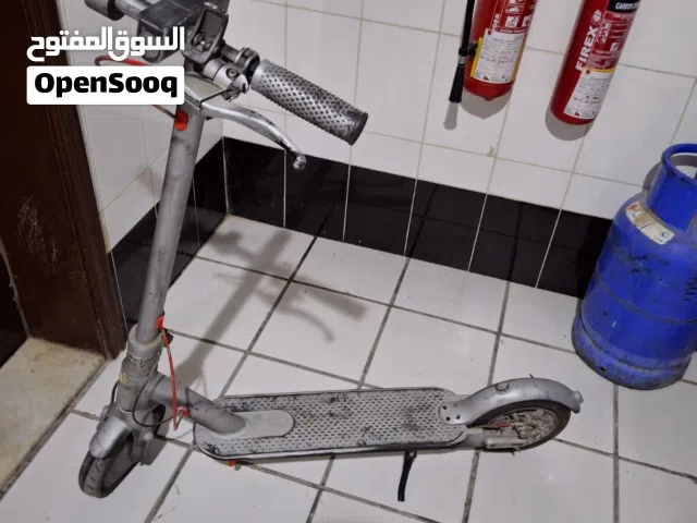 E scooter in good condition used no maintenance required سكوتر كهربائى في حاله ممتازة مستعمل