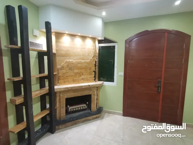 160 m2 3 Bedrooms Townhouse for Rent in Zarqa Madinet El Sharq