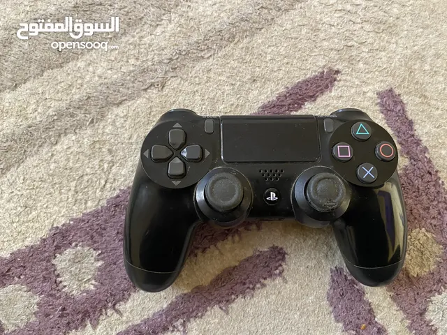 يد ps4 بحالة جيدة الاصلية لون اسود