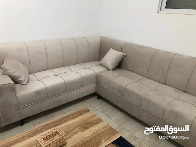 كورنر شبه جديد للبيع بداعي السفر