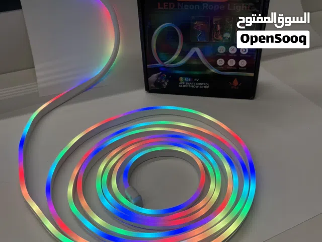 حبل اضاءة نيون طول 5 أمتار وبي ميزة التفاعل مع الاغاني
