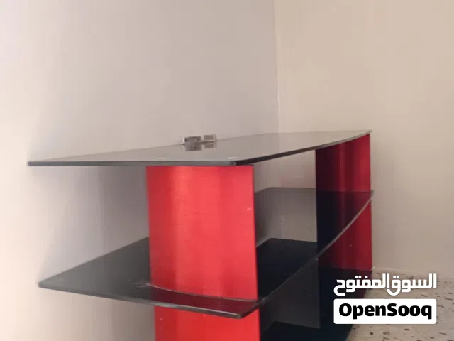 طاولة تلفاز جميلاً جداً