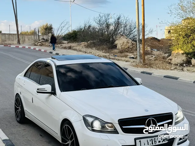 مرسيدس c200  ترخيص 2012 بسعر حرق عالكاش