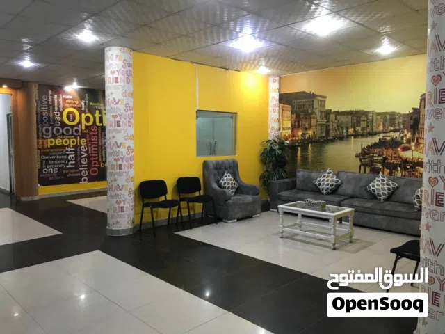 مبنى تجاري مجهز للمدارس و الشركات بمساحة 1400 م2 عين زارة - بداية الباعيش - بالقرب من شيل الزروق