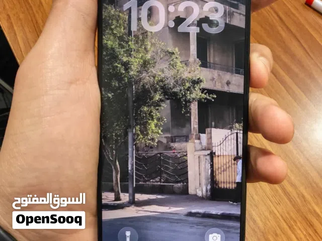 iPhone 16 pro battery 93%