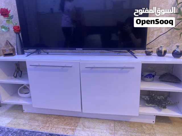 ميز تلفزيون