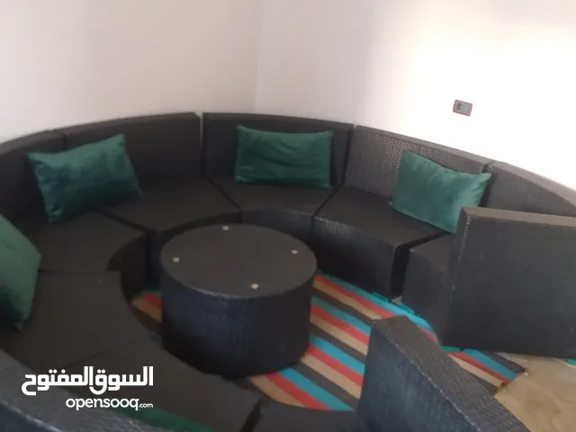 جلسة خارجيه كبيره الحجم لون اسود خامه ممتازه