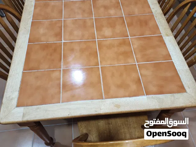 طاولة طعام  خشب و سطح سيراميك 6 كراسي  هوم سنتر بحالة جيدة
