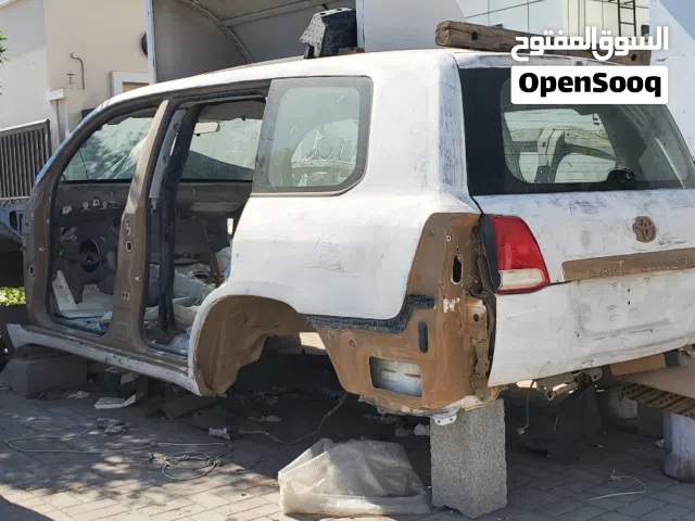 بودي لاندكروزر 2013