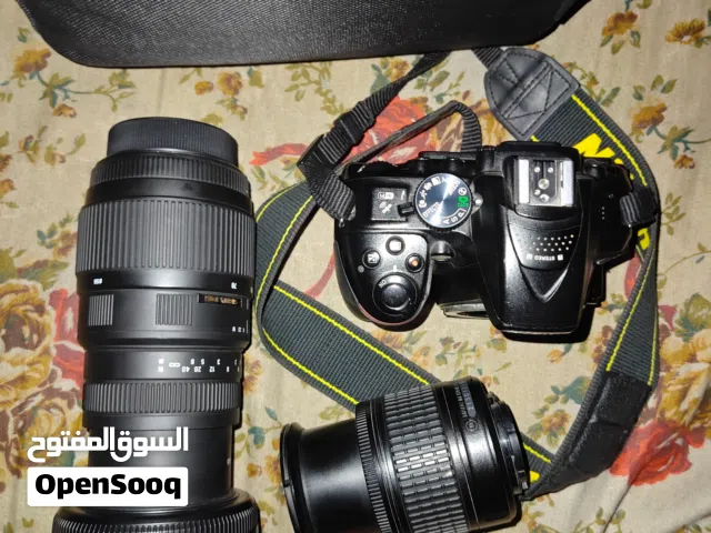 كامره نضيفه او حلوه تئتي مع زوم رياضي نضافه فول 100 او زوم عادي الاصلي  اسم الكامره نيكون 5300D