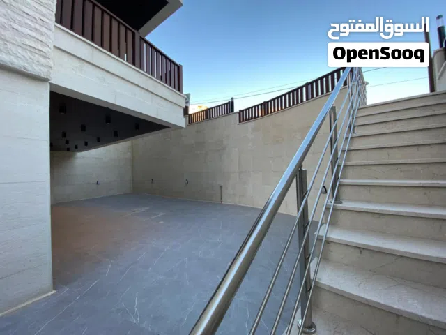 235 m2 4 Bedrooms Apartments for Sale in Amman Khalda