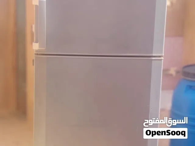 ثلاجه بيكو 14 قدم مستخدمة و شغاله الحمدلله فل سليفر و بخارية السعر 1300 امدرمان الثورة متوفر ت