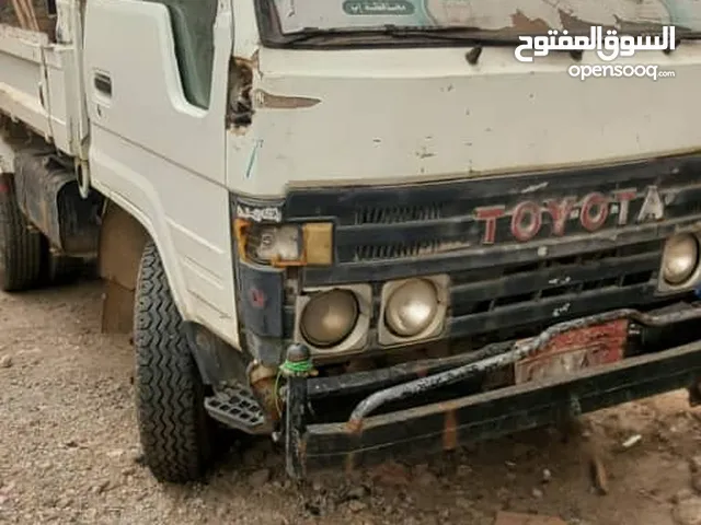 دينه تويوتا قديم للبيع بسعر مليون و700 الف قابل للتفاوض