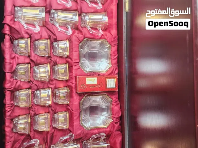 طقم ضيافةراقي مكون من 53 قطعة محفوظ في بوكس خشب قوي