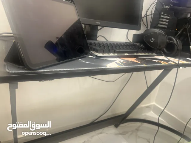 طاوله حرفLفيها شوي خدوش