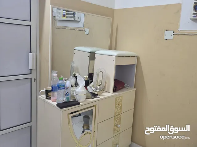 غرفة نوم (سرسر شخصين كبت 6 ابواب تريحه وكمدونتين