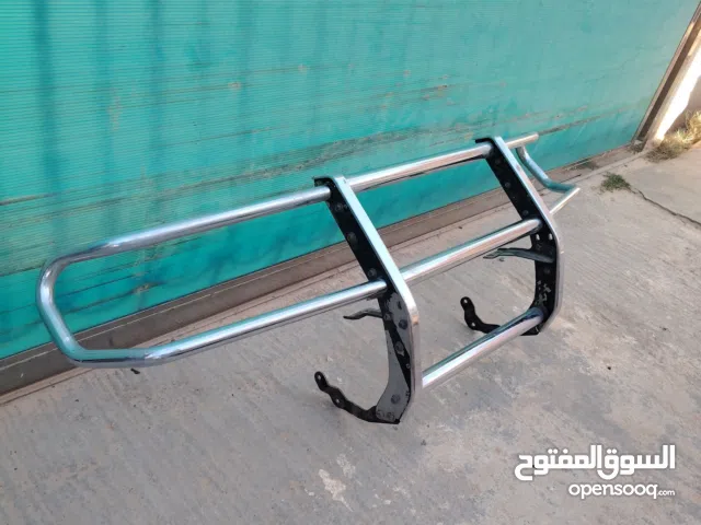 العنوان: للبيع صدام (واقي أمامي) كروم أصلي لسيارة تويوتا هايلوكس (2006-2015)