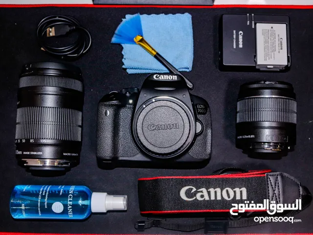 كاميرا كانون (canon 700D) نظيفة مع مستلزماتها ...