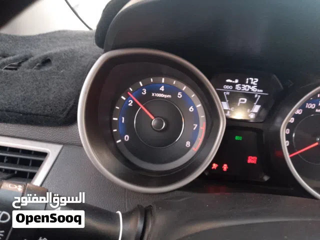 2014 هيونداي افانتي SE