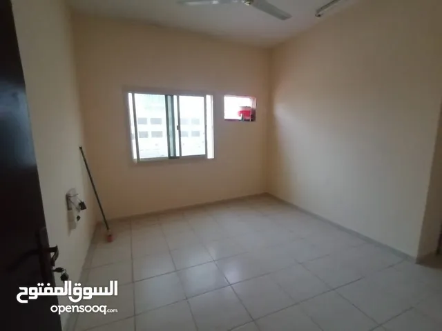 شقه غرفه وصاله غير مفروش للايجار السنوي بعجمان منطقه البستان