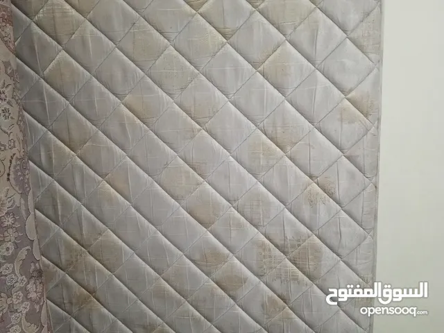 مرتبة سرير مستخدمة بحالة جيدة وقوية للبيع ب30ريال فقط