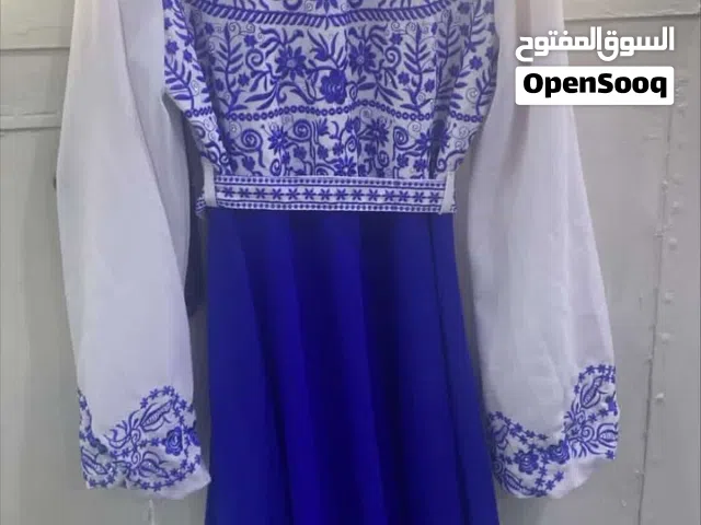 فساتين للبيع