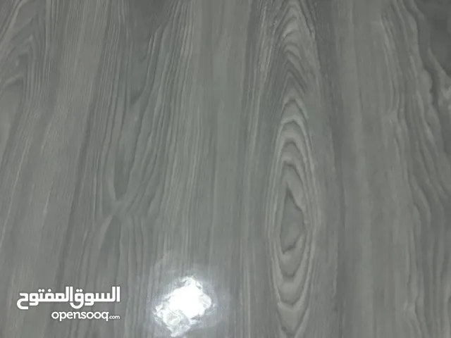 ورق الصق له الجدران