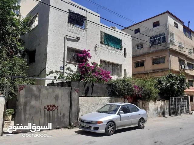 300m2 5 Bedrooms Townhouse for Sale in Amman Badr