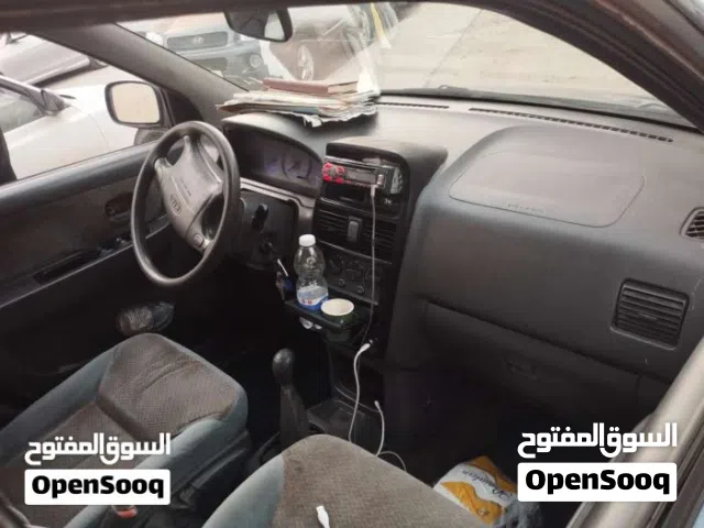 2002 Kia Carens Standard