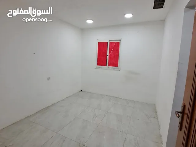 للإيجار في خيطان ( قطعه 10 ) استوديوهات تشطيب جديد - للعائلات فقط - شااارع رئيسي - قريب من الممشي -