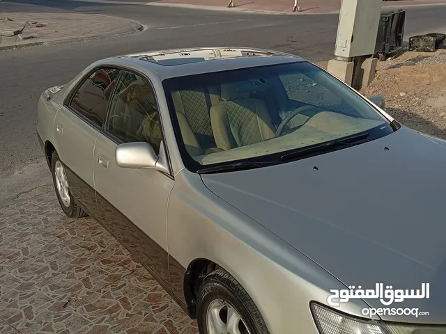 لكزس اي اس 300