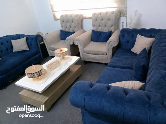 طقم كنب مع طاولات