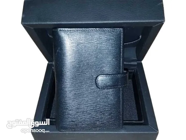 محفظة البنك العربي محفظة البنك الأهلي وشنطة يد رجالي جلد اصلي طبيعي 100 ٪ مستعملات بحالة ممتازة.