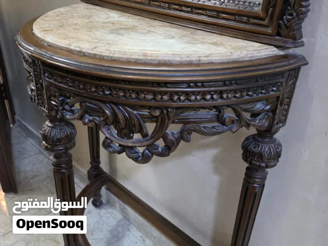 طاولة تلفزيون و كونسول للبيع