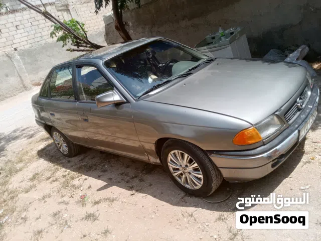1992 أوبل استرا Design