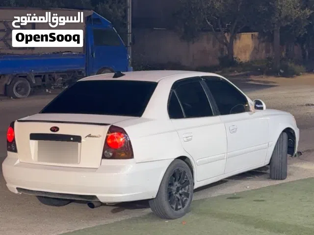 2005 هيونداي اكسنت Standard