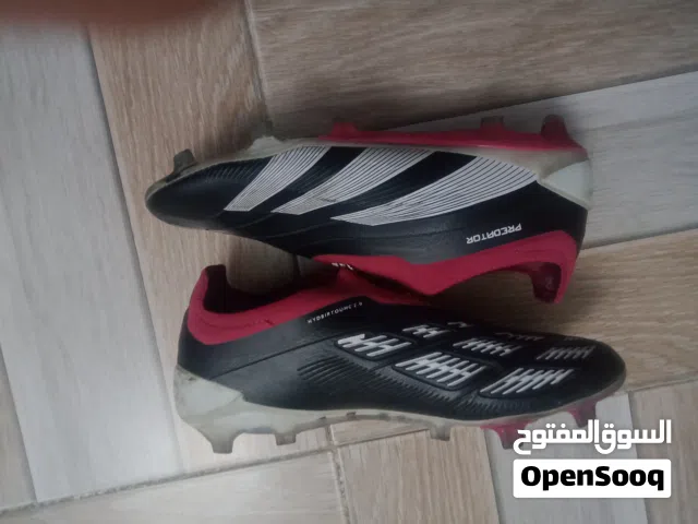Adidas Predator crampons