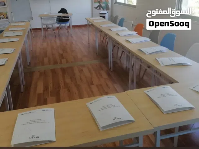 طاولات وكراسي للقاعات والديكور طاولة كرسي ارجل خشب