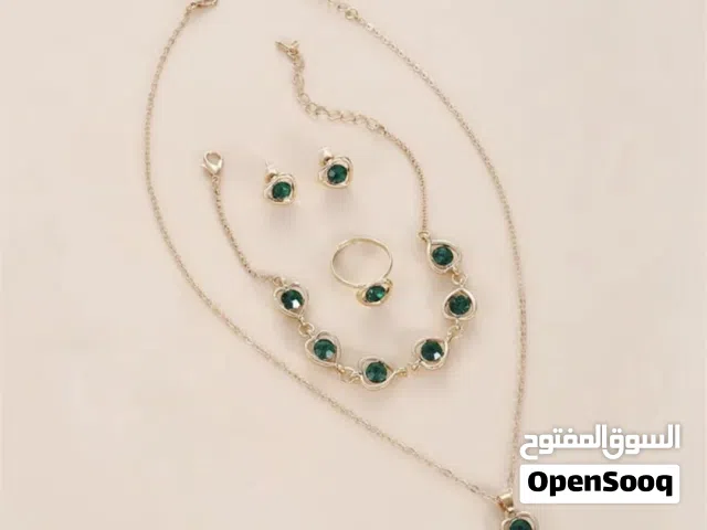 ساعتان واكسسوارات