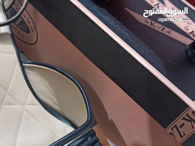 حذاء كعب ارتفاع 5 سم