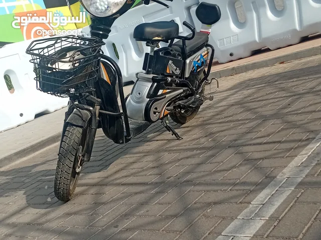سكوتر كهربائي للبيع بدون بطاريه