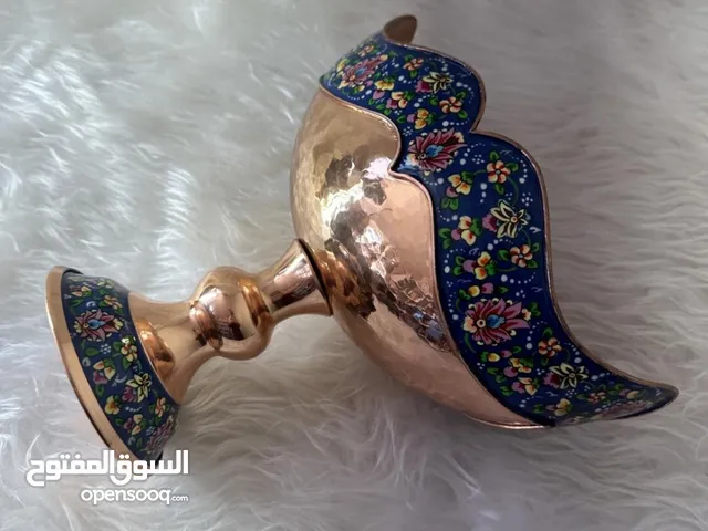 تحفة فنية: وعاء نحاسي مزين برسومات يدوية إيرانية أصيلة